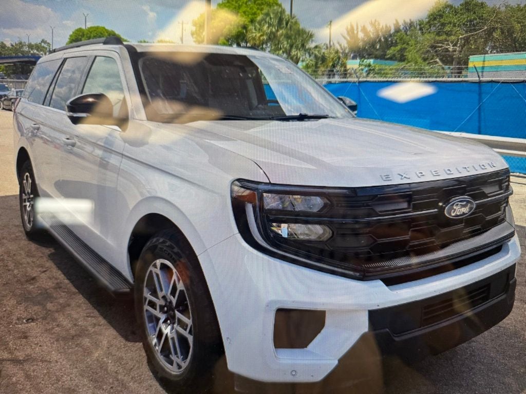 2025 Ford Expedition Active