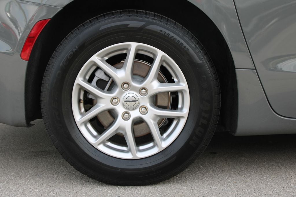 2025 Chrysler Pacifica Select