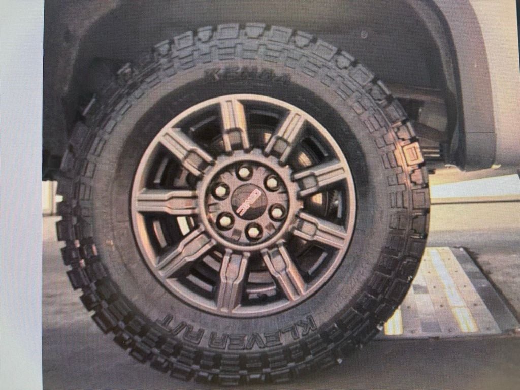 2024 GMC Sierra 1500 AT4X
