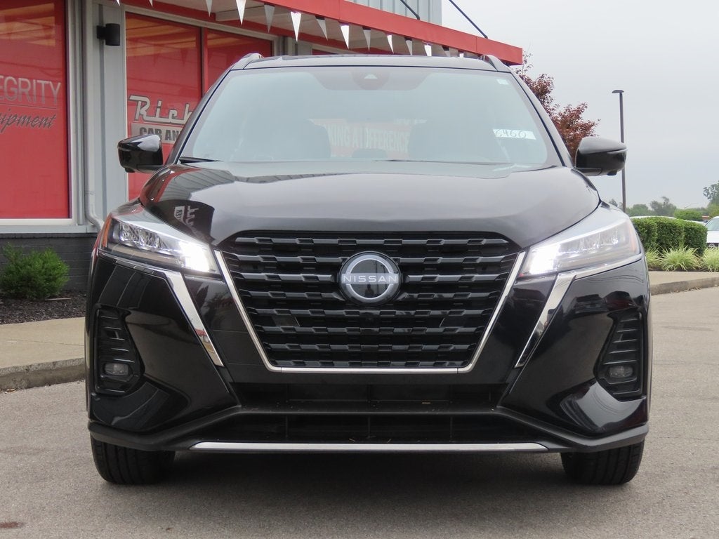 2023 Nissan Kicks SR