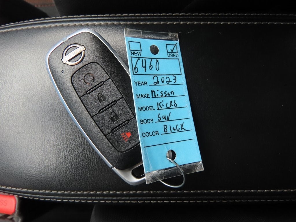 2023 Nissan Kicks SR