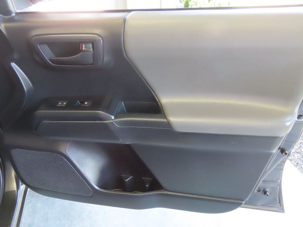 2020 Toyota Tacoma SR V6