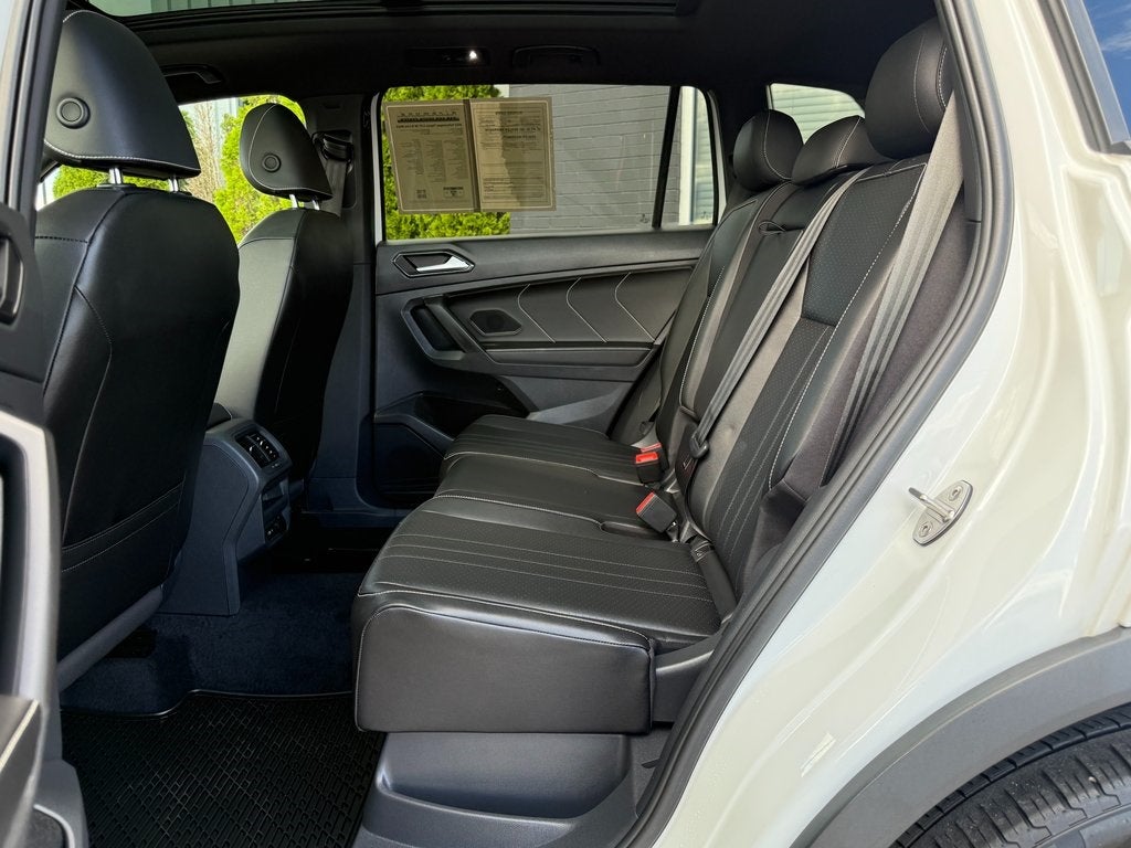 2022 Volkswagen Tiguan 2.0T SE R-Line Black