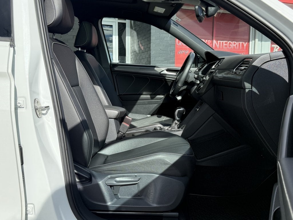 2022 Volkswagen Tiguan 2.0T SE R-Line Black