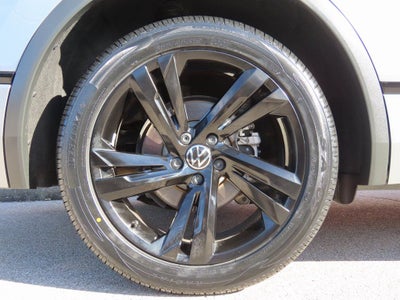 2024 Volkswagen Tiguan 2.0T SE R-Line Black