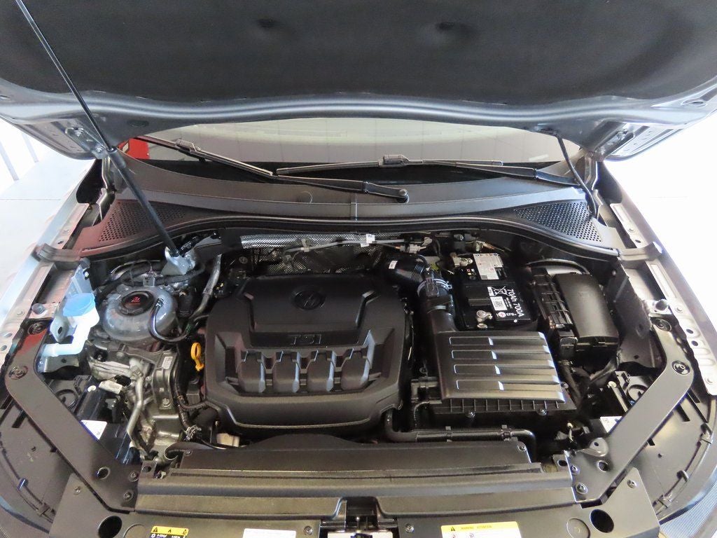 2024 Volkswagen Tiguan 2.0T SE R-Line Black