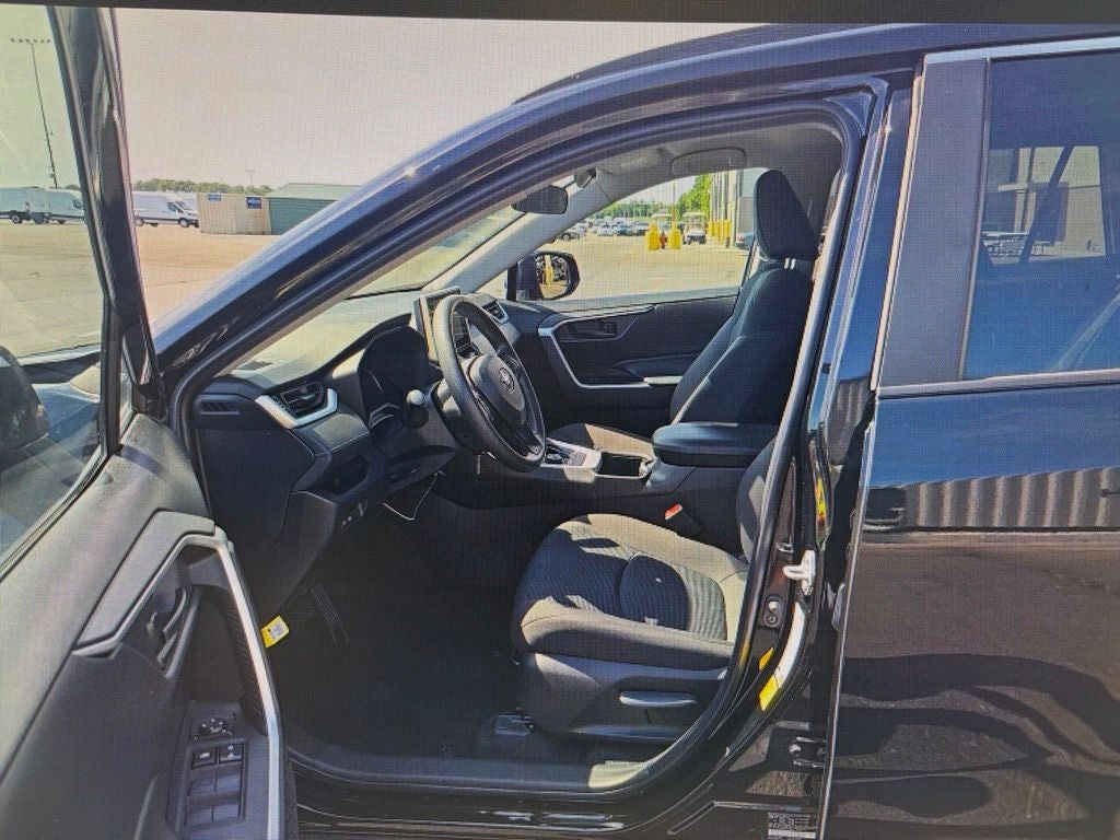 2023 Toyota RAV4 Hybrid LE