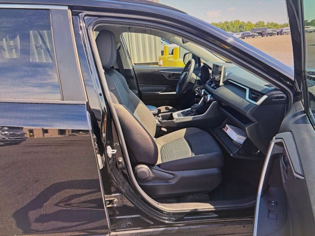 2023 Toyota RAV4 Hybrid LE