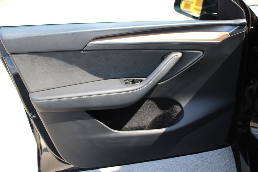 2025 Tesla Model Y Long Range