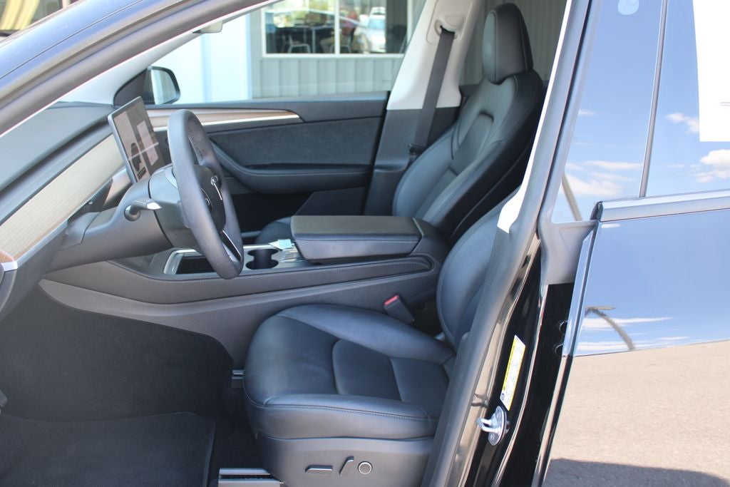 2025 Tesla Model Y Long Range