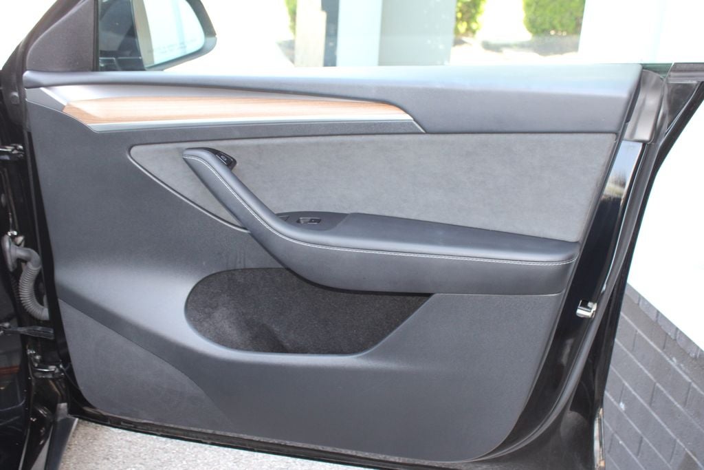 2025 Tesla Model Y Long Range