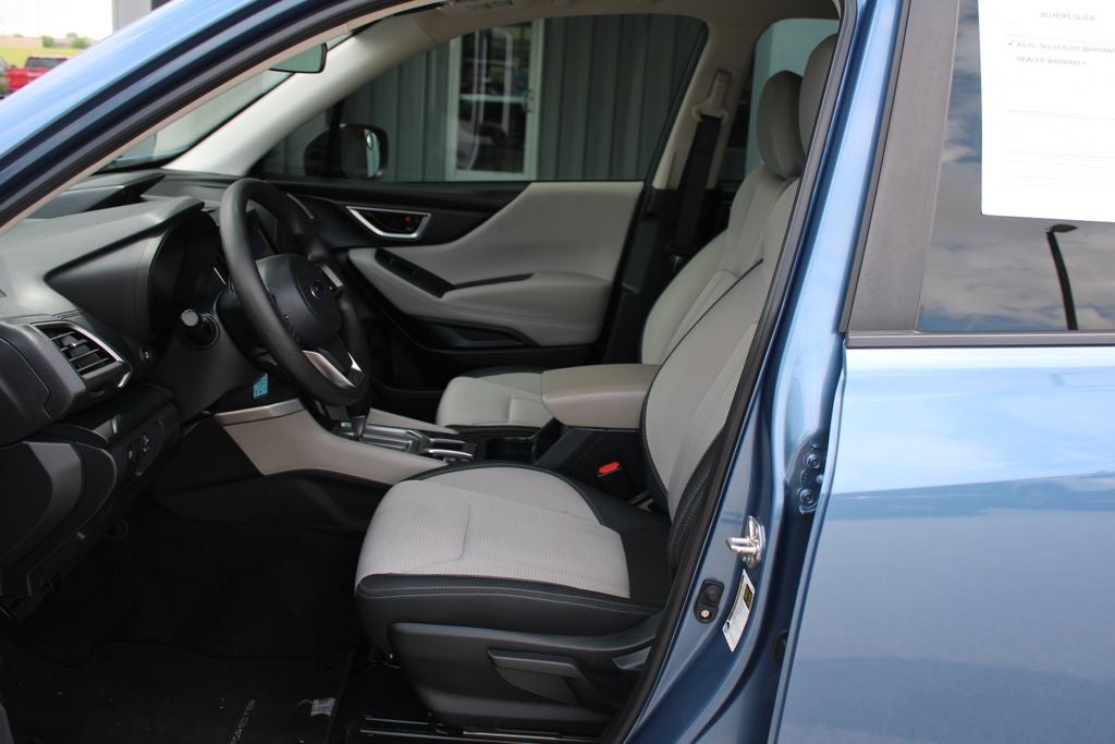 2023 Subaru Forester Base