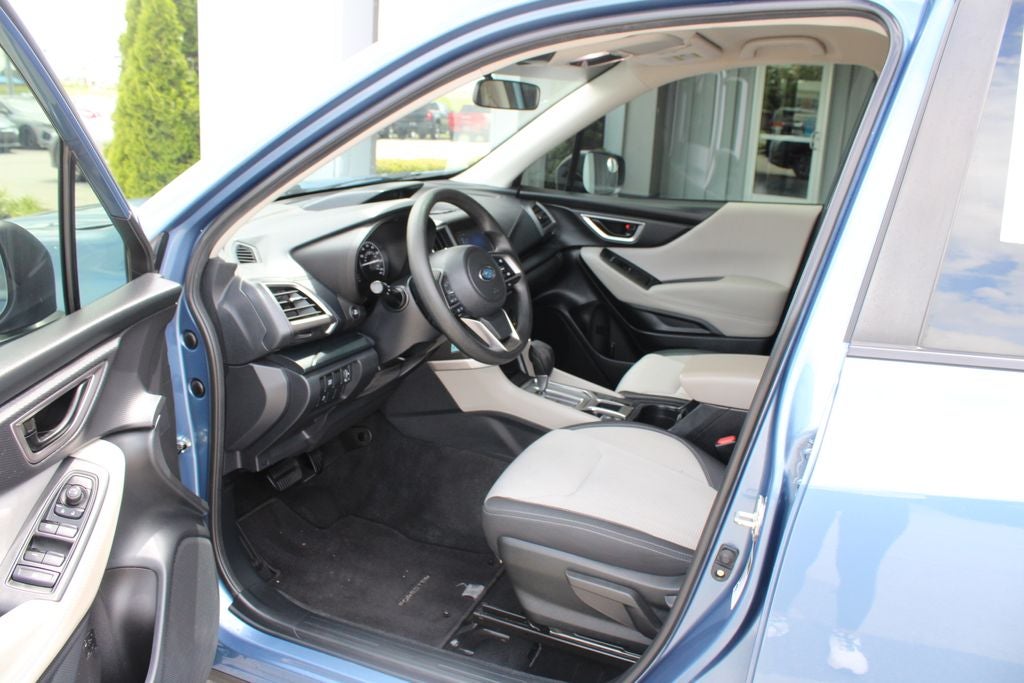 2023 Subaru Forester Base