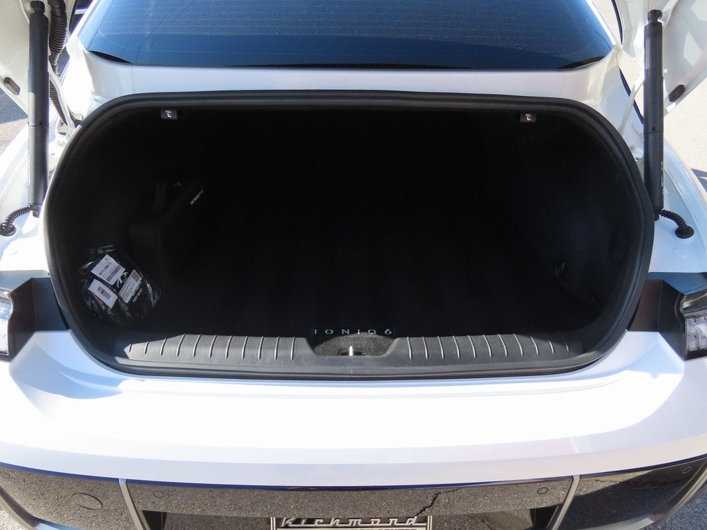 2024 Hyundai IONIQ 6 SE