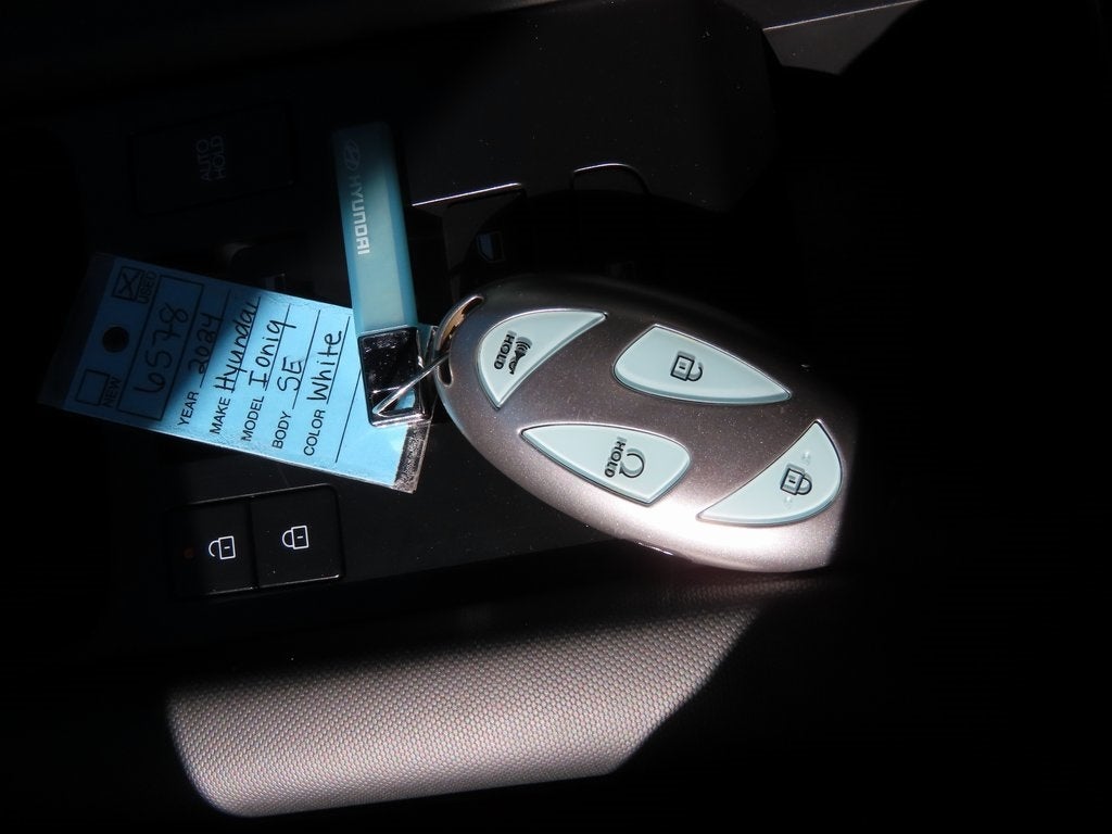 2024 Hyundai IONIQ 6 SE