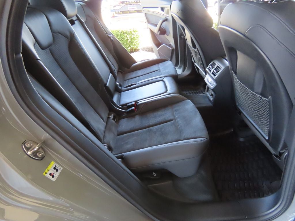 2022 Audi SQ5 Premium Plus quattro