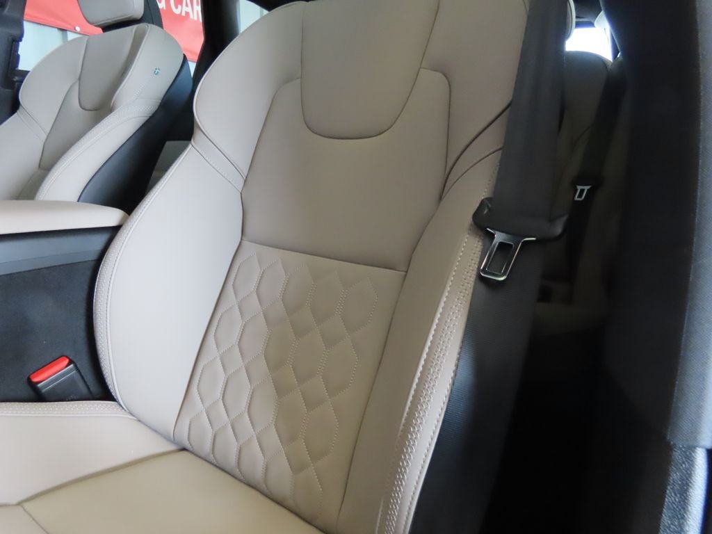 2026 Volvo XC60 B5 Core