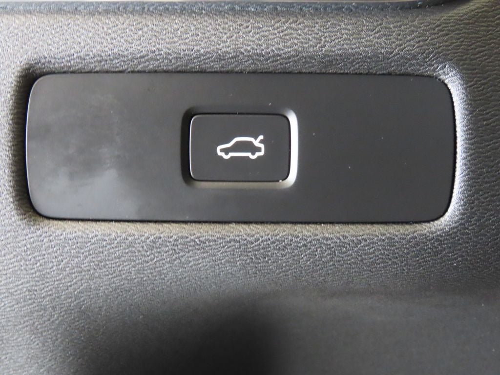 2026 Volvo XC60 B5 Core