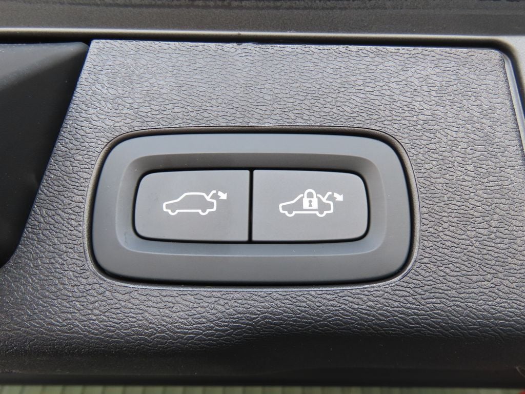 2026 Volvo XC60 B5 Core