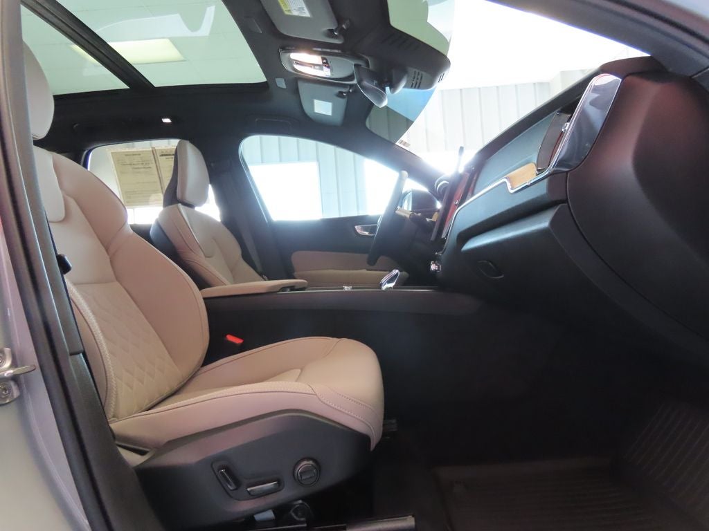 2026 Volvo XC60 B5 Core