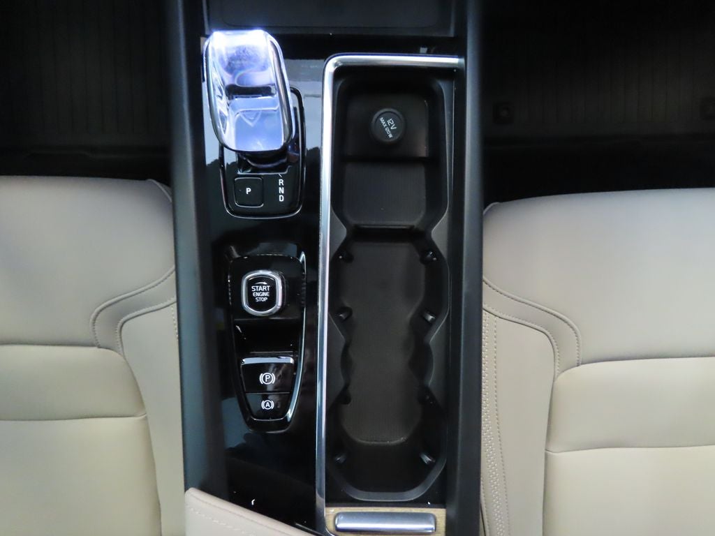 2026 Volvo XC60 B5 Core