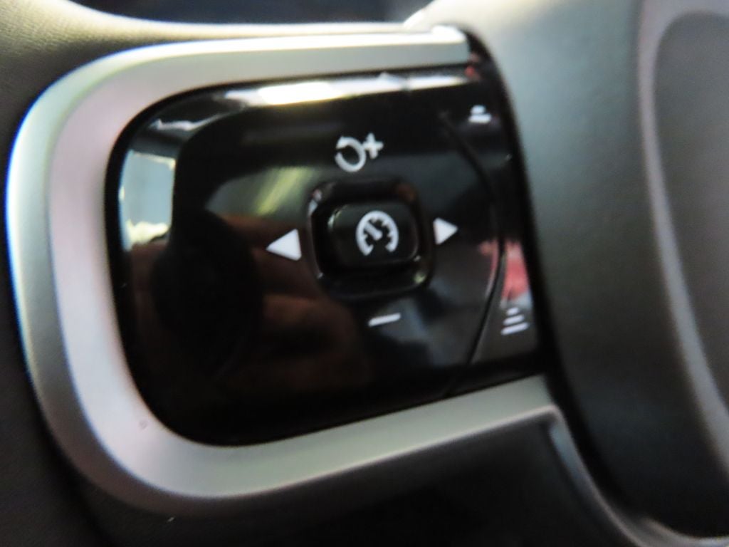 2026 Volvo XC60 B5 Core