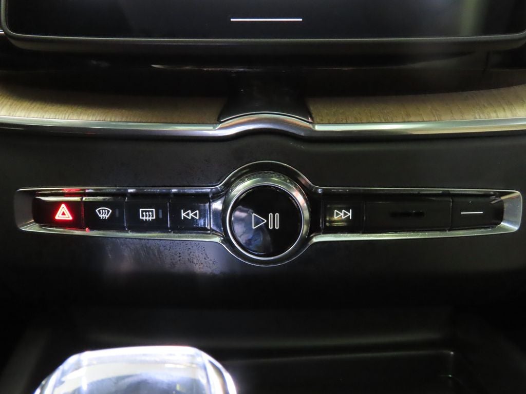 2026 Volvo XC60 B5 Core